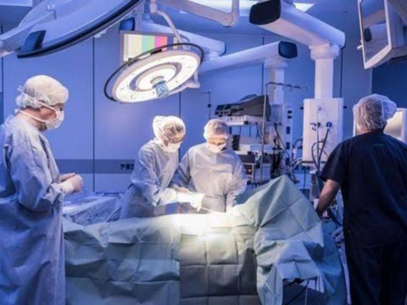 للمرة الأولى في التاريخ زراعة قلب حيوان في جسد رجل أمريكي